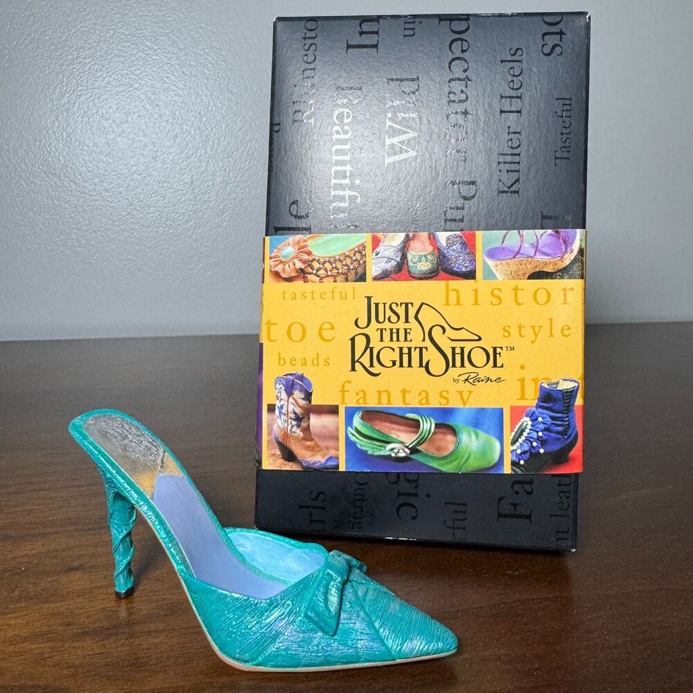 NEW IN BOX Raine-Willitts Just The Right Shoe Silken Wrap #25125